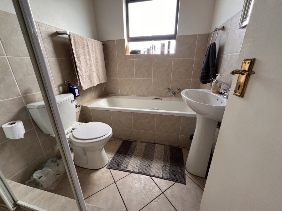 To Let 3 Bedroom Property for Rent in Parklands Western Cape